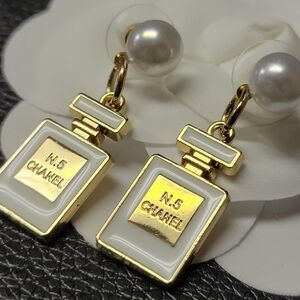 Custom Made Earings 1.5" Drop